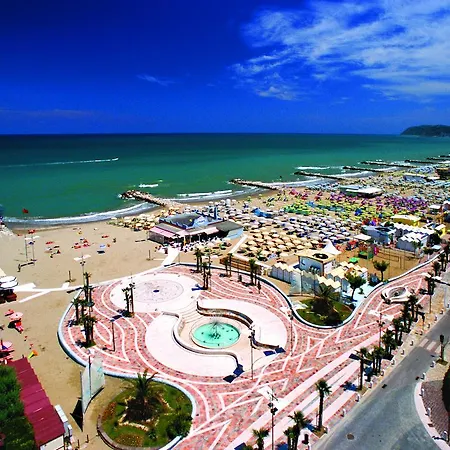 ホテル Cristallo 3*