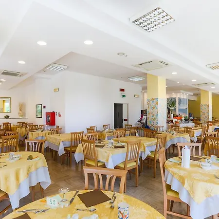 Hotel Cristallo 3*