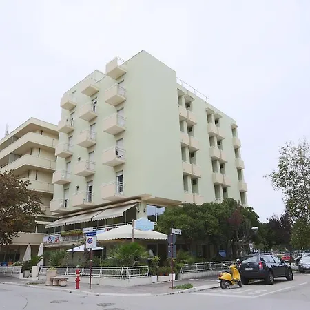 Cristallo 3* 米萨诺阿德里亚蒂科